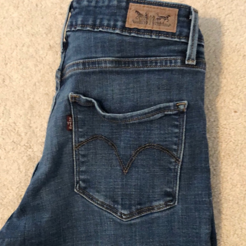 Levi’s Skinny Jeans Size 4 👖 - Picture 3 of 10
